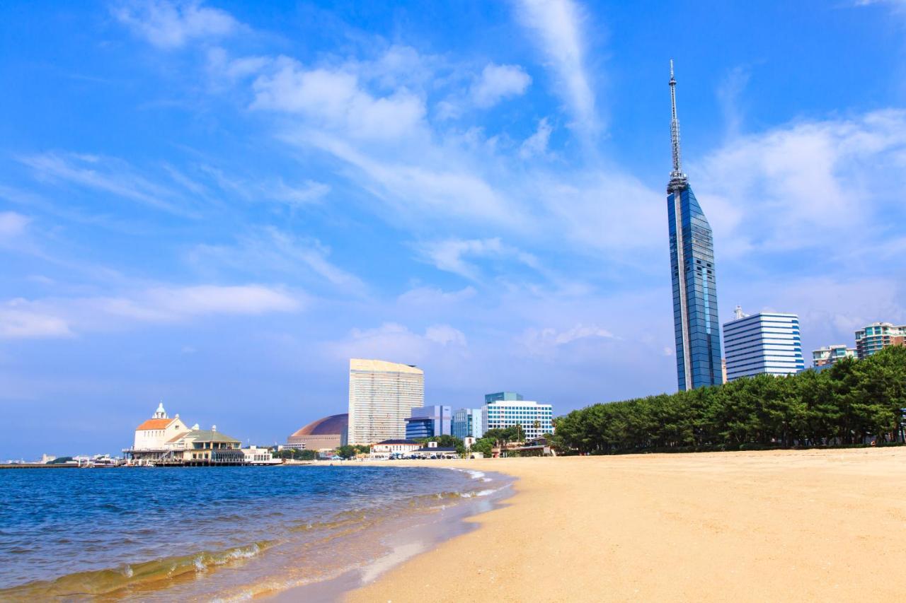 Вилла Atagohama Seaside House Фукуока Экстерьер фото
