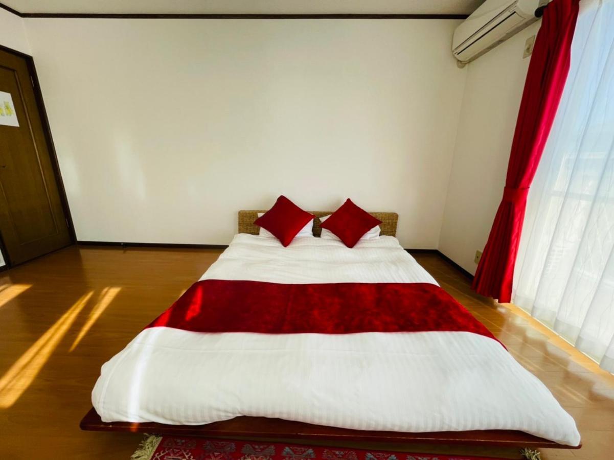 Вилла Atagohama Seaside House Фукуока Экстерьер фото